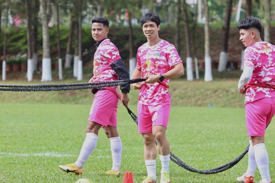 Công Phượng chia tay HAGL, chính thức sang Nhật Bản thi đấu - Ảnh 1.