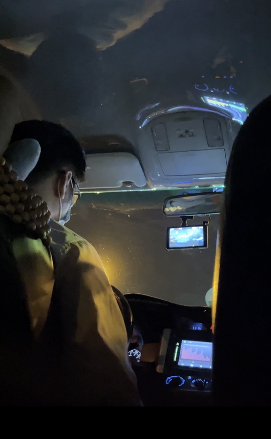 Đón xem kỳ 2 phóng sự: Thế giới taxi riêng ở sân bay Tân Sơn Nhất - Ảnh 2.