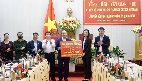 Chủ tịch nước Nguyễn Xuân Phúc yêu cầu Quảng Ngãi cải thiện mạnh mẽ môi trường đầu tư - Ảnh 2.