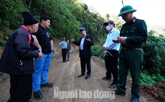 Đoàn công tác của Bộ Quốc phòng kiểm tra vụ phá rừng đặc dụng làm đường Trường Sơn Đông - Ảnh 3.