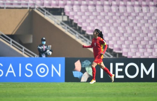 Tuyển nữ Việt Nam đánh bại Thái Lan, chiếm lợi thế ở vòng play-off World Cup - Ảnh 1.