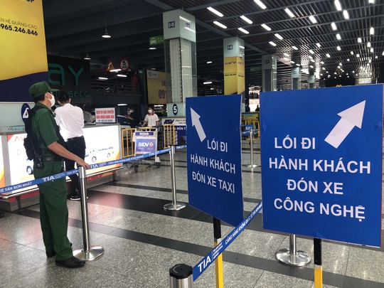 Đón xem kỳ 5 phóng sự: Thế giới taxi riêng ở sân bay Tân Sơn Nhất - Ảnh 1.