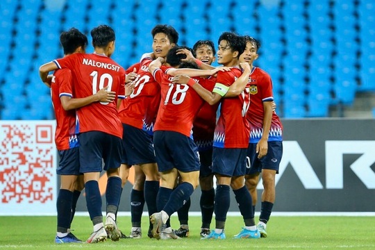 U23 Lào lần thứ 2 quật ngã Malaysia, ghi tên vào bán kết - Ảnh 2.