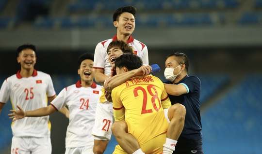 Thêm trung vệ Quang Thịnh của U23 Việt Nam lỡ hẹn trận chung kết với Thái Lan - Ảnh 2.