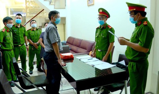 Truy tố cựu lãnh đạo tỉnh Khánh Hòa khung phạt 5-12 năm tù - Ảnh 3.