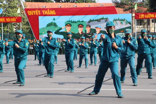 Ấn tượng màn đấu võ của lực lượng Dân quân tự vệ TP HCM - Ảnh 6.