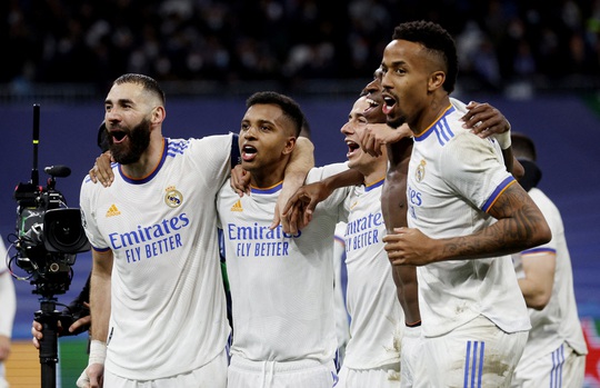 Benzema lập hat-trick, Real Madrid ngược dòng thần tốc loại PSG - Ảnh 7.