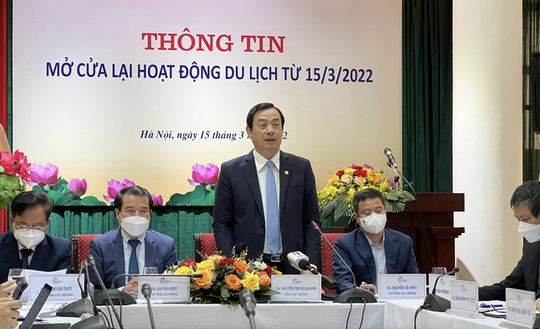 Việt Nam chính thức mở cửa du lịch, khách quốc tế chờ hướng dẫn của Bộ Y tế - Ảnh 2.