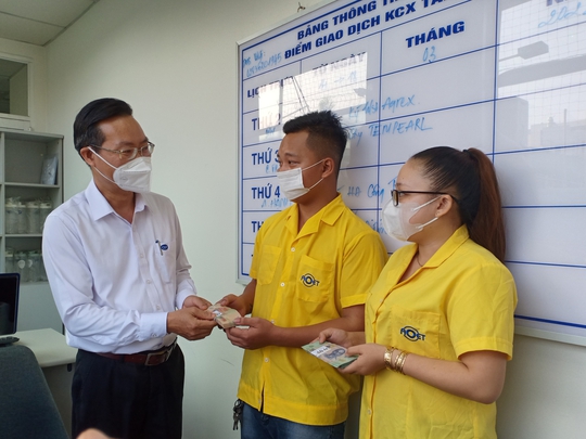 CEP thành lập điểm giao dịch phục vụ công nhân Khu chế xuất Tân Thuận - Ảnh 3.