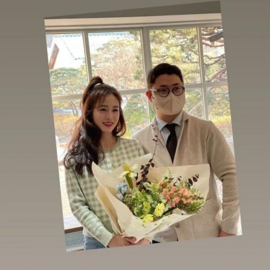 Vợ chồng Kim Tae Hee trốn con đi hẹn hò - Ảnh 4.