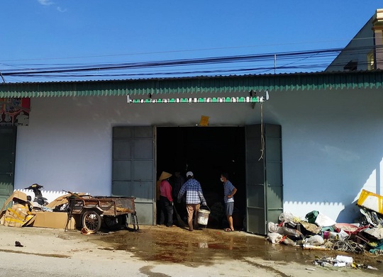 Người đàn ông thu mua phế liệu tử vong sau tiếng nổ lớn nghi cưa đầu đạn - Ảnh 1.