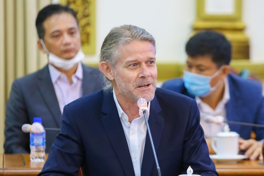2-Ông Hughes Glenn Andrew, Giám đốc Công ty TNHH LOGOS Việt Nam, TP HCM đóng góp ý kiến cho hội nghị - ảnh Hoàng Triều_6