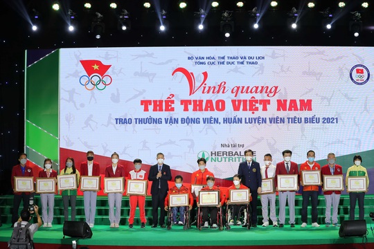 Herbalife Việt Nam đồng hành cùng Chương trình “Vinh quang thể thao Việt Nam 2022” - Ảnh 1.