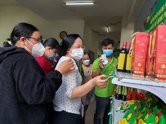 Cải thiện phúc lợi cho người lao động - Ảnh 1.