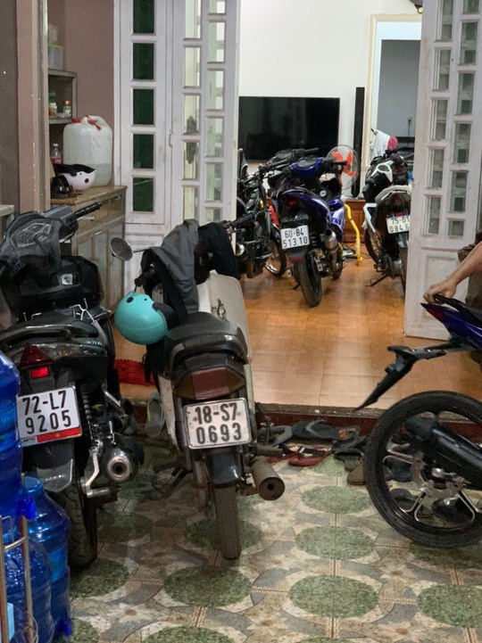 CLIP: Nhóm thanh niên tụ tập đua xe trong đêm bị CSGT Đồng Nai bắt giữ - Ảnh 6.