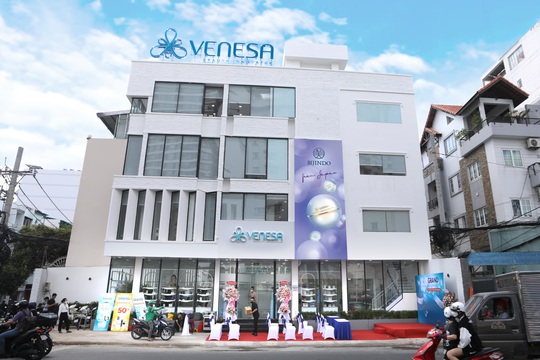 Venesa chính thức đưa vào hoạt động trung tâm chăm sóc sắc đẹp thứ 11 - Ảnh 1.