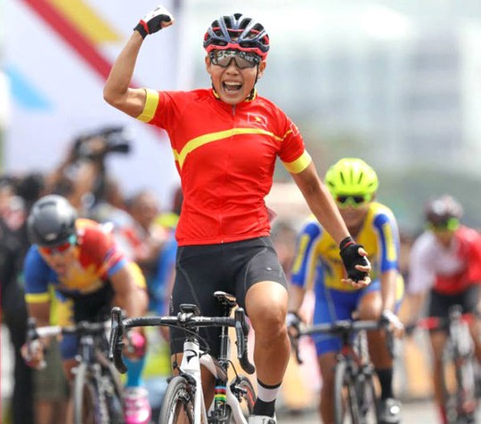 Tay đua Nguyễn Thị Thật lần thứ 2 đoạt HCV xe đạp đường trường châu Á - Ảnh 1.