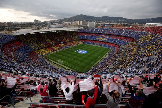 Khán giả đông kỷ lục xem Barcelona đè bẹp Real Madrid ở Champions League nữ - Ảnh 1.