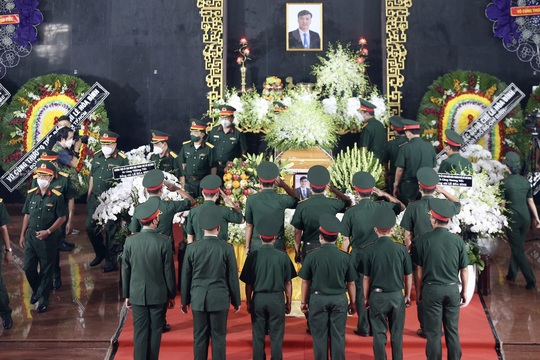 Hình ảnh Chủ tịch nước, lãnh đạo TP HCM viếng ông Lê Hòa Bình - Ảnh 16.