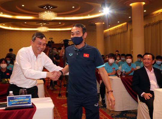HLV Đinh Thế Nam nhiễm Covid-19 sau chức vô địch U23 Đông Nam Á - Ảnh 2.