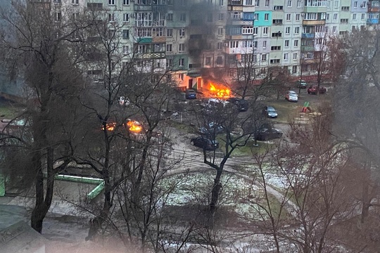Các thành phố Ukraine đang chìm trong khói lửa - Ảnh 4.