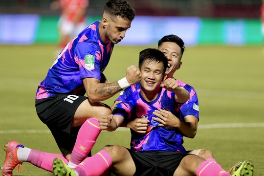 Cầu thủ Sài Gòn FC hạnh phúc vỡ oà khi lọt vào tứ kết Cúp Quốc gia - Ảnh 4.