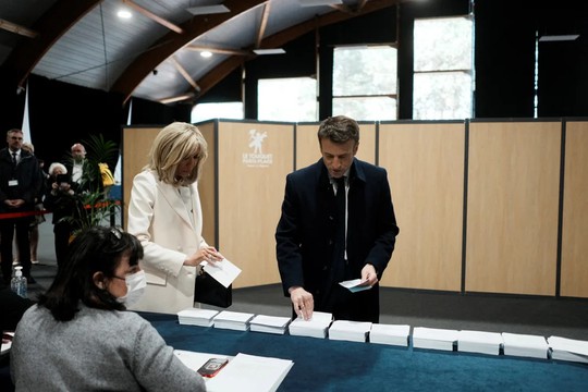Kết quả bước đầu không bất ngờ của cuộc bầu cử tổng thống Pháp - Ảnh 1.