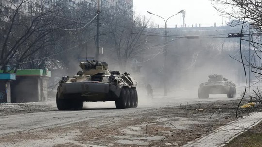Chiến sự ở Ukraine thêm khó lường vì nghi vấn vũ khí bẩn - Ảnh 2.