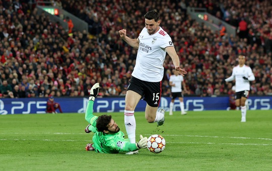 Tiệc bàn thắng mãn nhãn, Liverpool chặn bước  Benfica ở tứ kết - Ảnh 5.