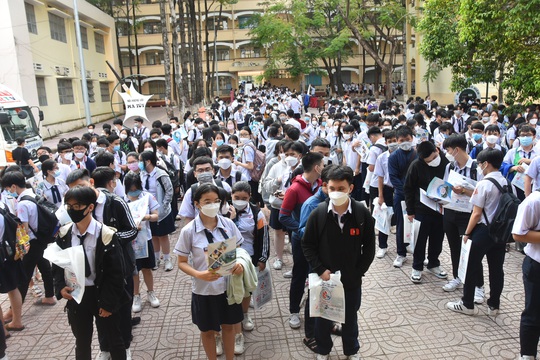 “Đưa trường học đến thí sinh 2022” tại Đồng Nai: Nhiều câu hỏi được gởi đến Ban tư vấn - Ảnh 5.