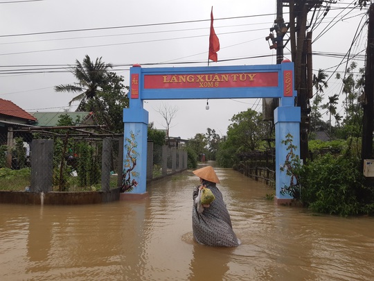 Thừa Thiên – Huế: Hạ du sông Bồ ngập nặng do thủy điện xả lũ? - Ảnh 1.