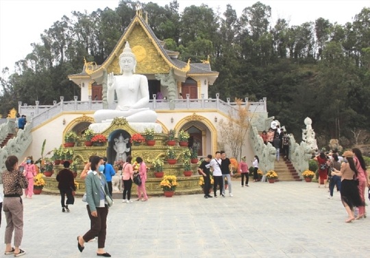 Ngôi chùa có kiến trúc độc, lạ, hút khách du lịch nơi cửa biển Thanh Hóa - Ảnh 11.