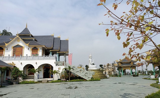 Ngôi chùa có kiến trúc độc, lạ, hút khách du lịch nơi cửa biển Thanh Hóa - Ảnh 6.