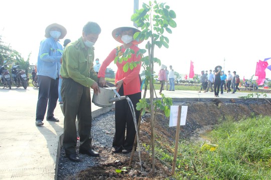 TP HCM: Huyện Bình Chánh phát động Tết trồng cây đời đời nhớ ơn Bác Hồ - Ảnh 3.