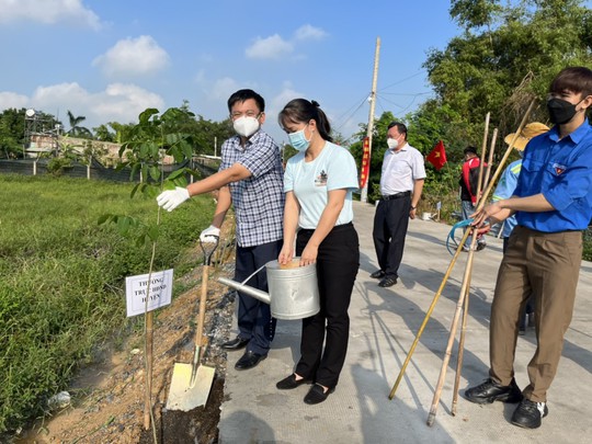 TP HCM: Huyện Bình Chánh phát động Tết trồng cây đời đời nhớ ơn Bác Hồ - Ảnh 5.