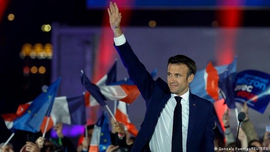 Ông Emmanuel Macron tái đắc cử tổng thống Pháp - Ảnh 1.