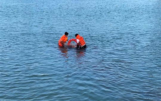 Đi tập thể dục, phát hiện thi thể gần cầu chữ T Đà Nẵng - Ảnh 2.