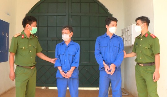 Bắt 5 đối tượng từ TP HCM lên Đắk Nông trả thù bà chủ shop quần áo - Ảnh 1.