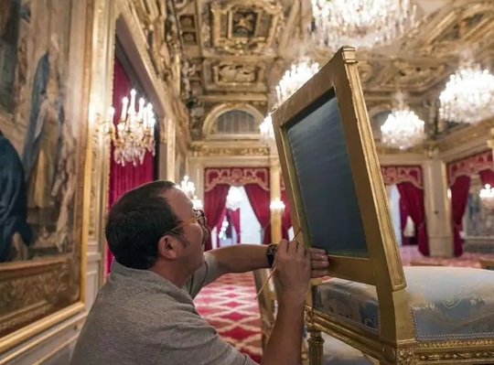 Bên trong cung điện ở và làm việc Tổng thống Pháp - Ảnh 7.