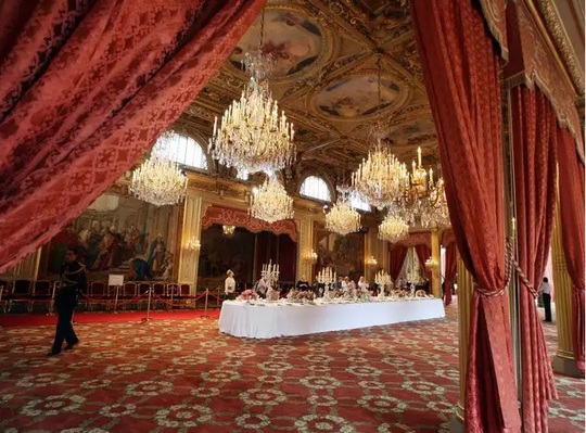 Bên trong cung điện ở và làm việc Tổng thống Pháp - Ảnh 9.