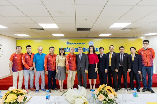 Nam A Bank đồng hành cùng đội tuyển Cờ vua Việt Nam tham dự SEA Games 31 - Ảnh 1.