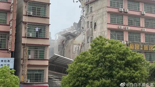 Trung Quốc: Sập tòa nhà, con số thương vong đang được làm rõ - Ảnh 1.