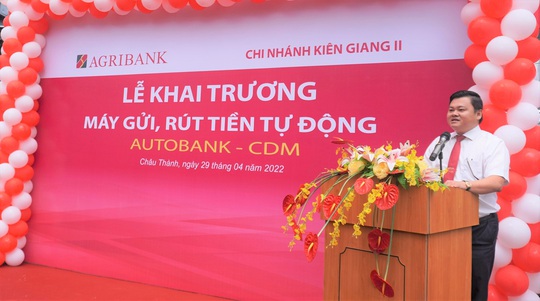 Agribank Kiên Giang II khai trương máy CDM tại huyện Châu Thành - Ảnh 3.