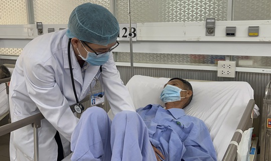 Kích hoạt báo động đỏ cứu người đàn ông suýt bị đột tử - Ảnh 2.