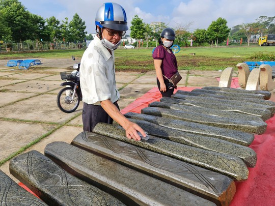CLIP: Chiêm ngưỡng bộ đàn đá tại quảng trường lập kỷ lục Việt Nam - Ảnh 6.