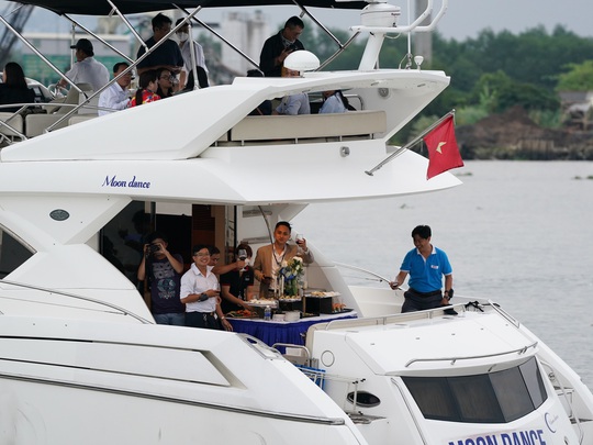 Sau bay trực thăng, sắp có tour du thuyền hạng sang trên sông Sài Gòn - Ảnh 4.