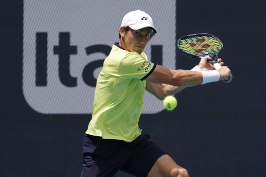 Tay vợt 18 tuổi vượt qua Nadal lần đầu đăng quang Giải Miami Masters - Ảnh 1.