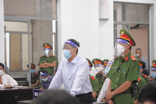 Xét xử 2 cựu chủ tịch tỉnh Khánh Hòa - Ảnh 3.