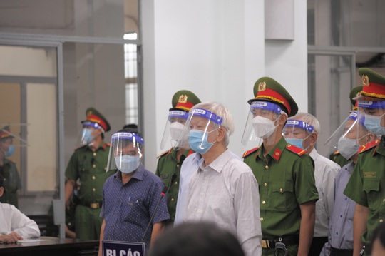 Xét xử 2 cựu chủ tịch tỉnh Khánh Hòa - Ảnh 2.