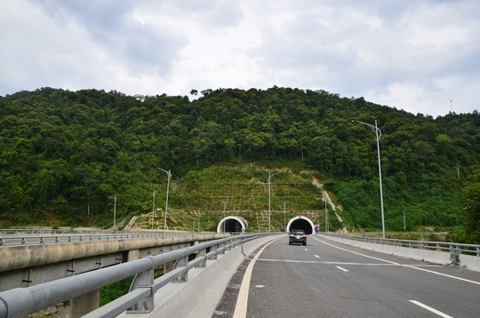 Sắp thông tuyến đường nối Đà Nẵng với Thừa Thiên - Huế, không thu phí - Ảnh 2.